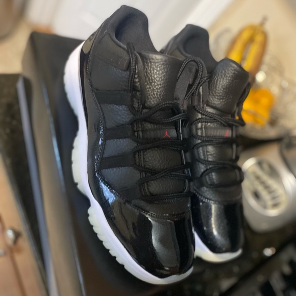 Jordan 11s